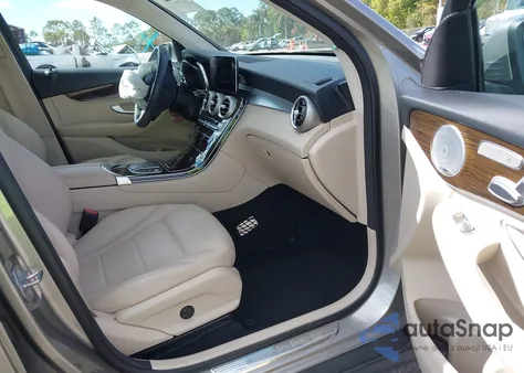 2020 Mercedes-Benz Glc 300 4Matic z USA, uszkodzony, nr VIN WDC0G8EB7LF720122